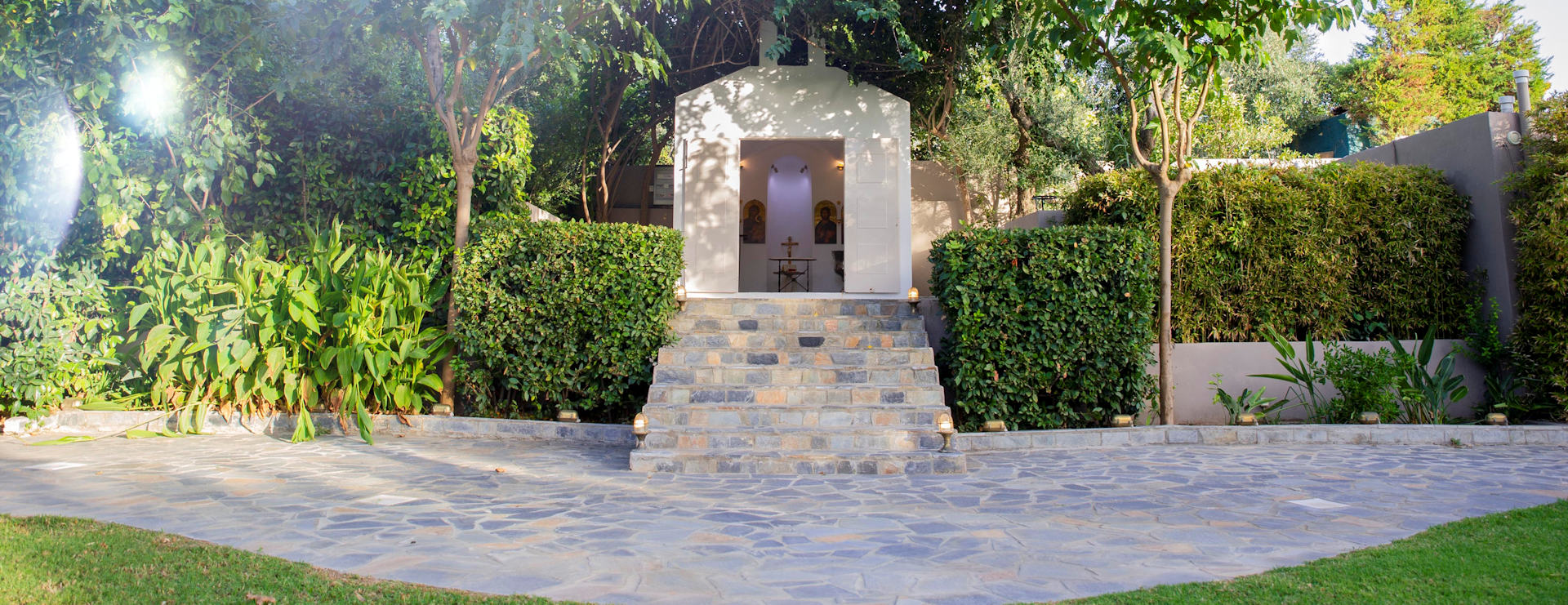 Κτήμα με εκκλησία